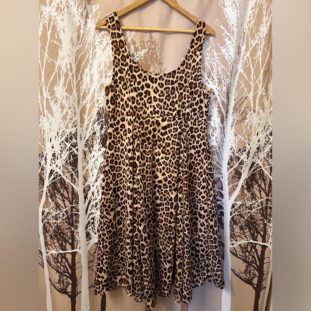 torrid 1X Leopard Print Midi Dress with Sweetheart Neckline - Picture 2 of 6